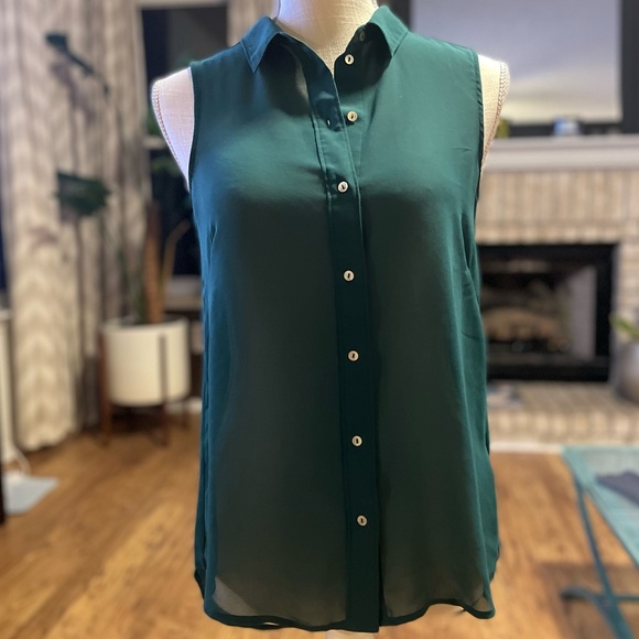 H and M Sleeveless Blouse - Picture 2 of 7